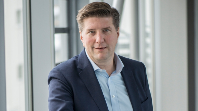 Hochland-CEO verlässt die Gruppe, CCO Schaeffer übernimmt - Sebastian Schaeffer wird zum 1. Dezember 2024 neuer Vorstandsvorsitzender der Hochland SE - Quelle: Photostudio Weimann